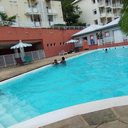 Location Saisonniere Vue Mer A Tartane Ла Трините Екстериор снимка